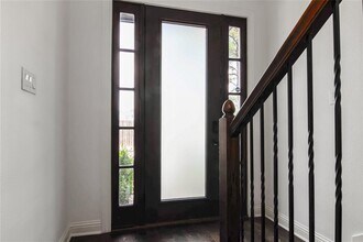 611 Mazal Ln in Houston, TX - Building Photo - Building Photo