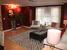 5825 Phillips Ave in Pittsburgh, PA - Building Photo