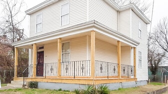 1044 Farmer St in Petersburg, VA - Building Photo