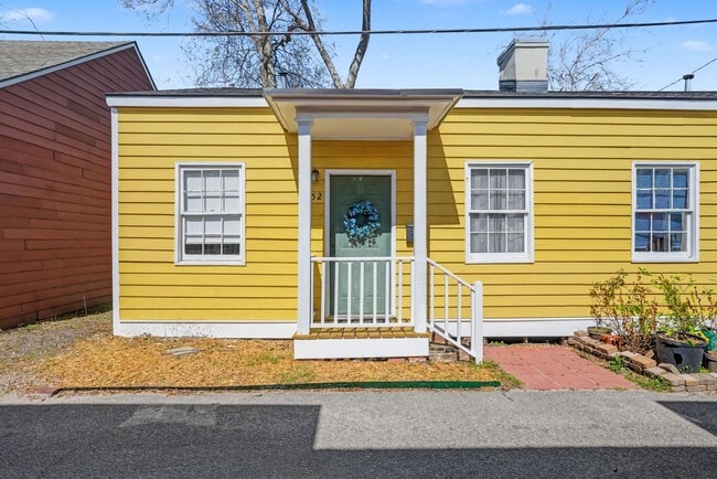 property at 552 E Macon St