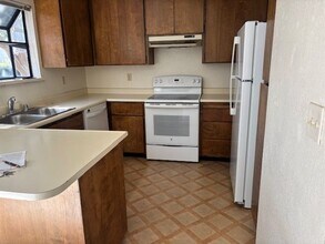 828 Adams Terrace in Davis, CA - Building Photo - Building Photo