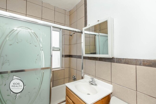 2801 N Keating Ave, Unit 308 in Chicago, IL - Building Photo - Building Photo