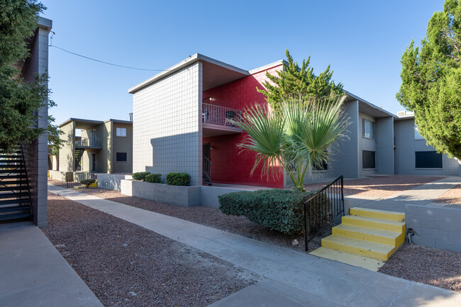 Trinity Place Apartments in El Paso, TX - Building Photo - Building Photo