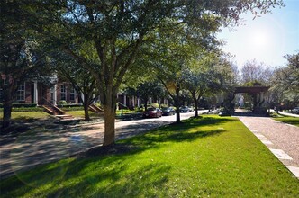 38 Islewood Blvd in Spring, TX - Building Photo - Building Photo