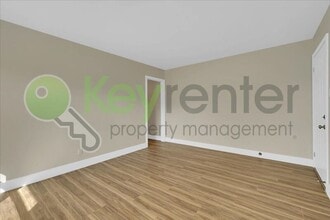 1119 Lochbrae Rd in Sacramento, CA - Building Photo - Building Photo