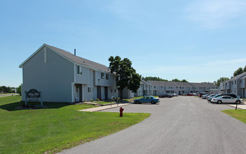 Abbey Field Townhomes in St Francis, MN - Building Photo - Building Photo