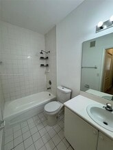 17620 NW 73rd Ave in Hialeah, FL - Building Photo - Building Photo