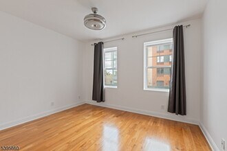 85 Broadway in Jersey City, NJ - Building Photo - Building Photo