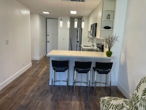 435 Seaside Ave, Unit 308 in Honolulu, HI - Building Photo - Building Photo