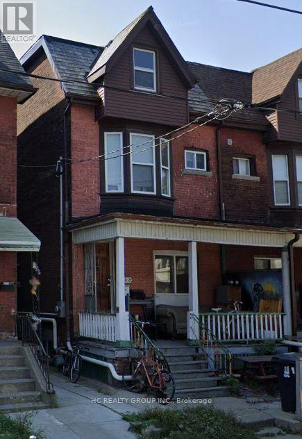 562 Bathurst St