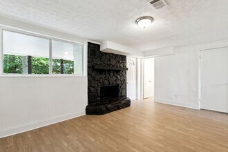 1421 Iron Gate Blvd in Jonesboro, GA - Building Photo - Building Photo
