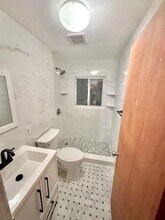 108 Manet Rd, Unit 108 in Chestnut Hill, MA - Foto de edificio - Building Photo