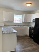 213 Hillsdale Dr in Wilmington, NC - Building Photo - Building Photo