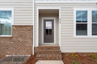 628 Amalfi Dr in Davidson, NC - Building Photo - Building Photo