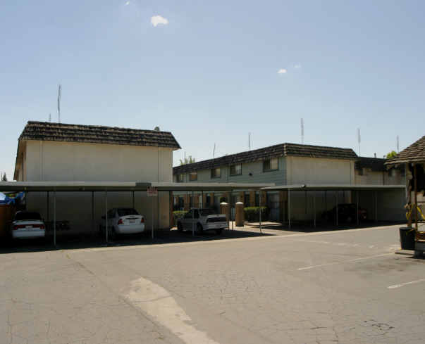 Alpine Apartments in Fresno, CA - Foto de edificio - Building Photo