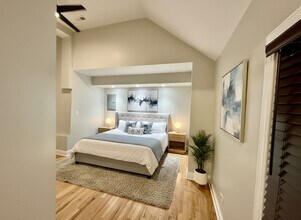 2009 W 17th St in Chicago, IL - Building Photo - Building Photo