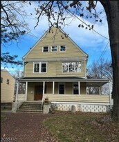 222 W 4th Ave in Roselle, NJ - Building Photo