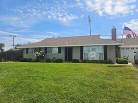 1215 Royal Oak Rd in Santa Maria, CA - Building Photo