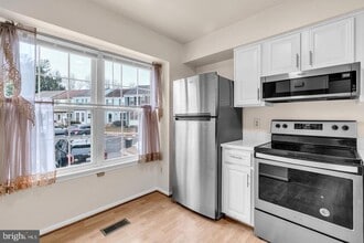 14854 Lynhodge Ct in Centreville, VA - Building Photo - Building Photo