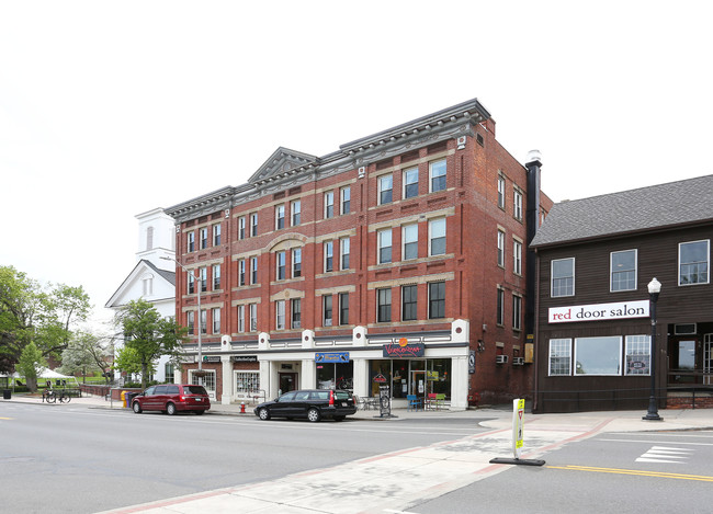 63-71 S Pleasant St in Amherst, MA - Foto de edificio - Building Photo