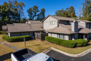 Manning Villas Condominiums in Marietta, GA - Foto de edificio - Building Photo