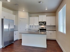 706 S Retort Ave in Kuna, ID - Building Photo - Building Photo