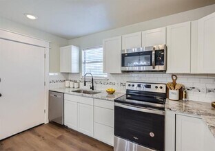 4704 Blue Meadow Dr in Austin, TX - Building Photo - Building Photo