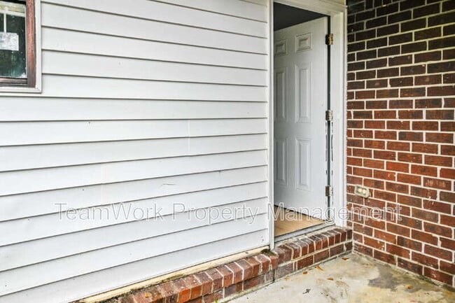 121 Canvasback Dr in Summerville, SC - Foto de edificio - Building Photo