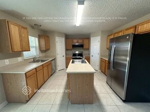 3165 Hoover Dr in Deltona, FL - Foto de edificio - Building Photo