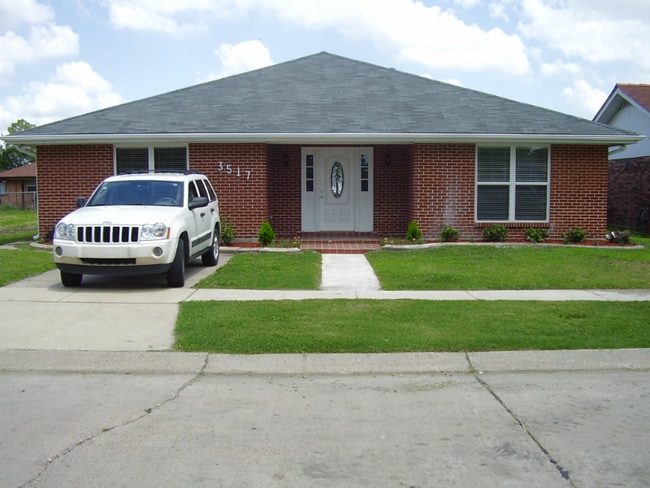 property at 3517 Plaza Dr