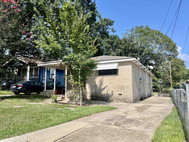 property at 2195 Glenmore Ave