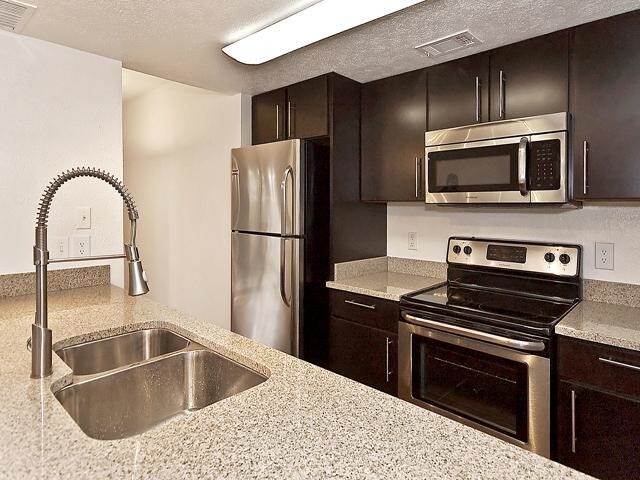 5909 Birchbrook Dr in Dallas, TX - Building Photo - Building Photo