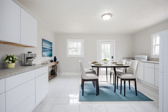 486 Hammond Dr in Griffin, GA - Building Photo - Building Photo