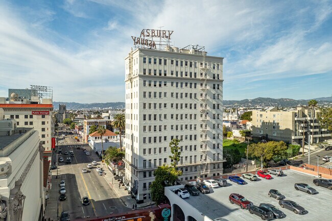 The Asbury Apartments in Los Angeles, CA - Foto de edificio - Building Photo