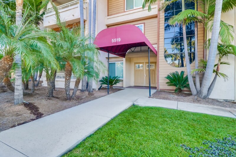 5519 Lake Murray Blvd in La Mesa, CA - Building Photo