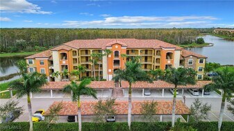 9554 Trevi Ct in Naples, FL - Building Photo