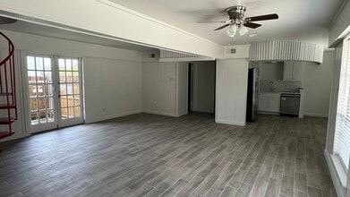 8063 Meadow Rd, Unit 2 in Dallas, TX - Building Photo - Building Photo