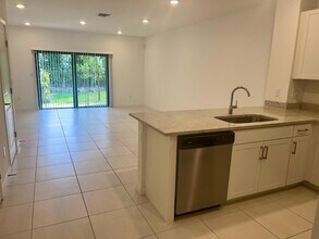 144 SE 5th Ct in Deerfield Beach, FL - Building Photo - Building Photo