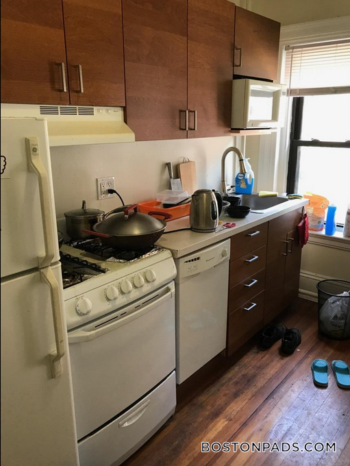 533 Newbury St in Boston, MA - Building Photo