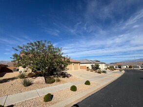 4182 Little Egret Dr in Saint George, UT - Building Photo - Building Photo