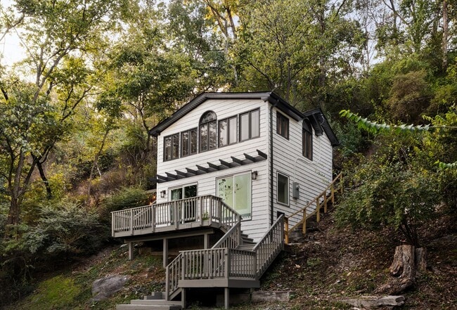 property at 730 Bennys Bch Rd