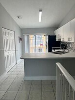 3375 W 76th St in Hialeah, FL - Building Photo