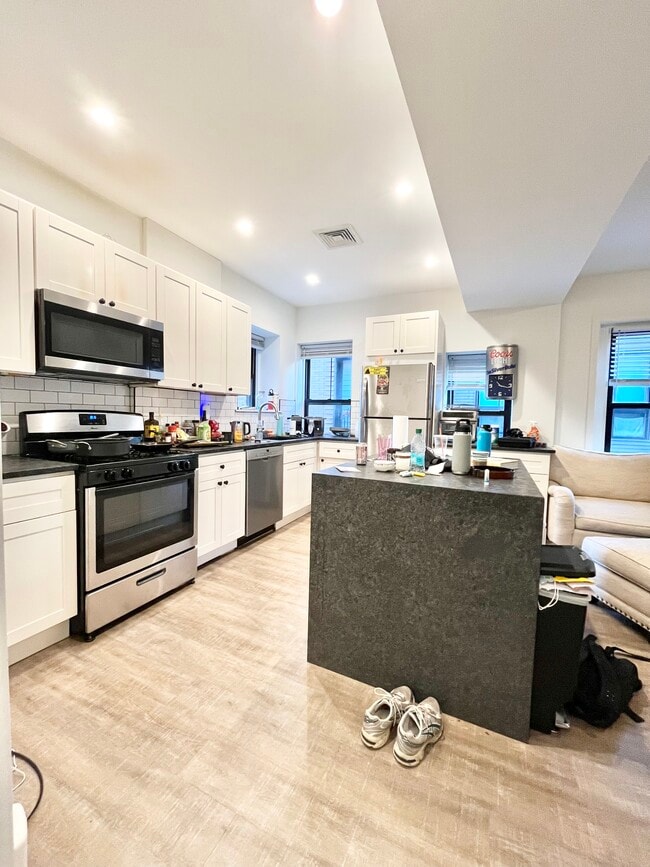 1516 Tremont St, Unit 2 in Boston, MA - Foto de edificio - Building Photo