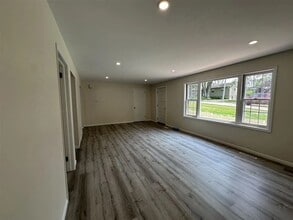 3004-3006 Stanford Ave in Iowa City, IA - Building Photo - Building Photo