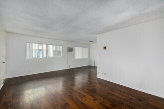 740 S. St. Andrews Place in Los Angeles, CA - Building Photo - Interior Photo
