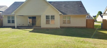 8245 Frenchorn Ln in Fayetteville, NC - Building Photo - Building Photo