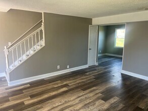 333 Devonwood Ct in Taylors, SC - Building Photo - Building Photo