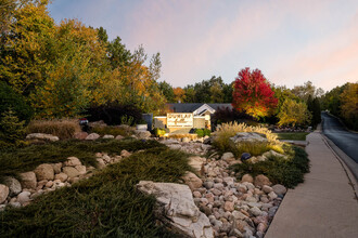 Dunlap Falls Apartments in Peoria, IL - Building Photo - Building Photo