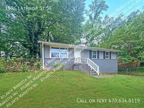 1996 Lathrop St SE in Atlanta, GA - Foto de edificio - Building Photo