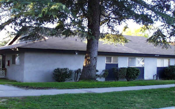 1007 Oxford Dr in Redlands, CA - Foto de edificio